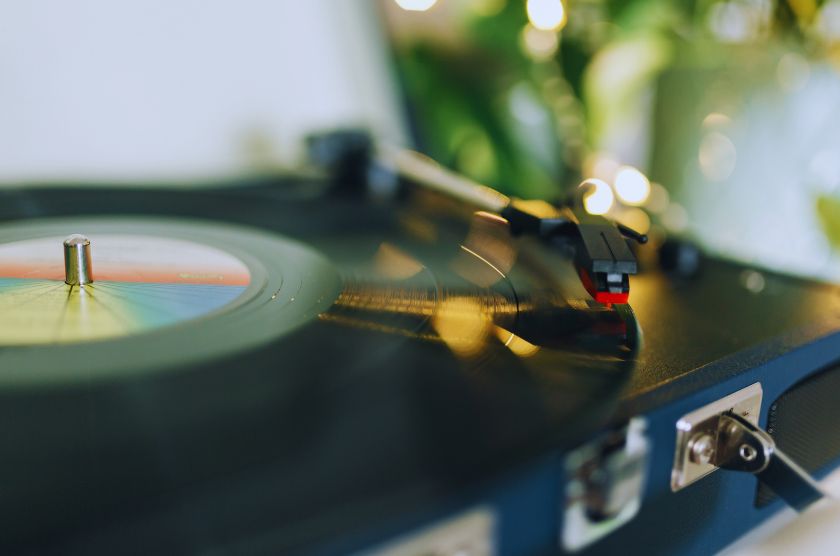 Different parts of a vinyl record player