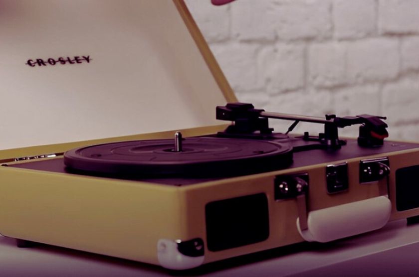 How to change the needle on the Crosley record player