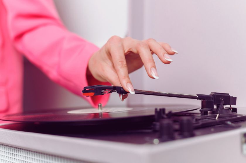 How to prevent skipping on record player?