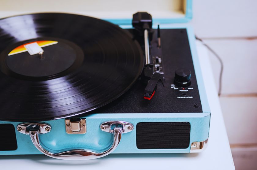 crosley record player how to use