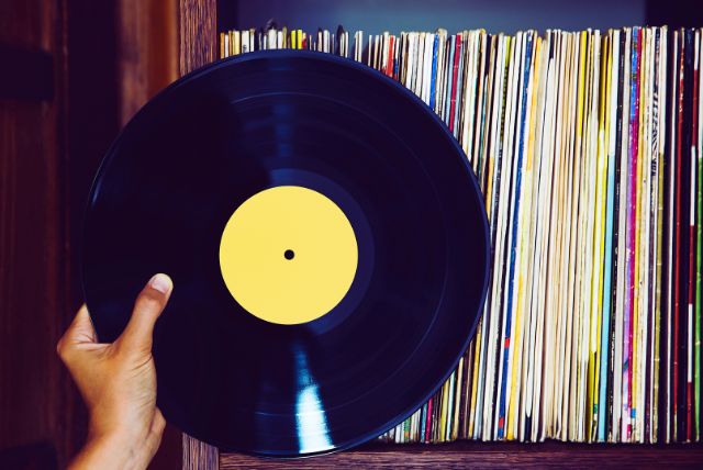 How to clean records right way?