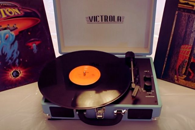 Victrola vs. Audio-Technica Choosing the best one