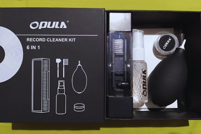 Record and stylus cleaning kit